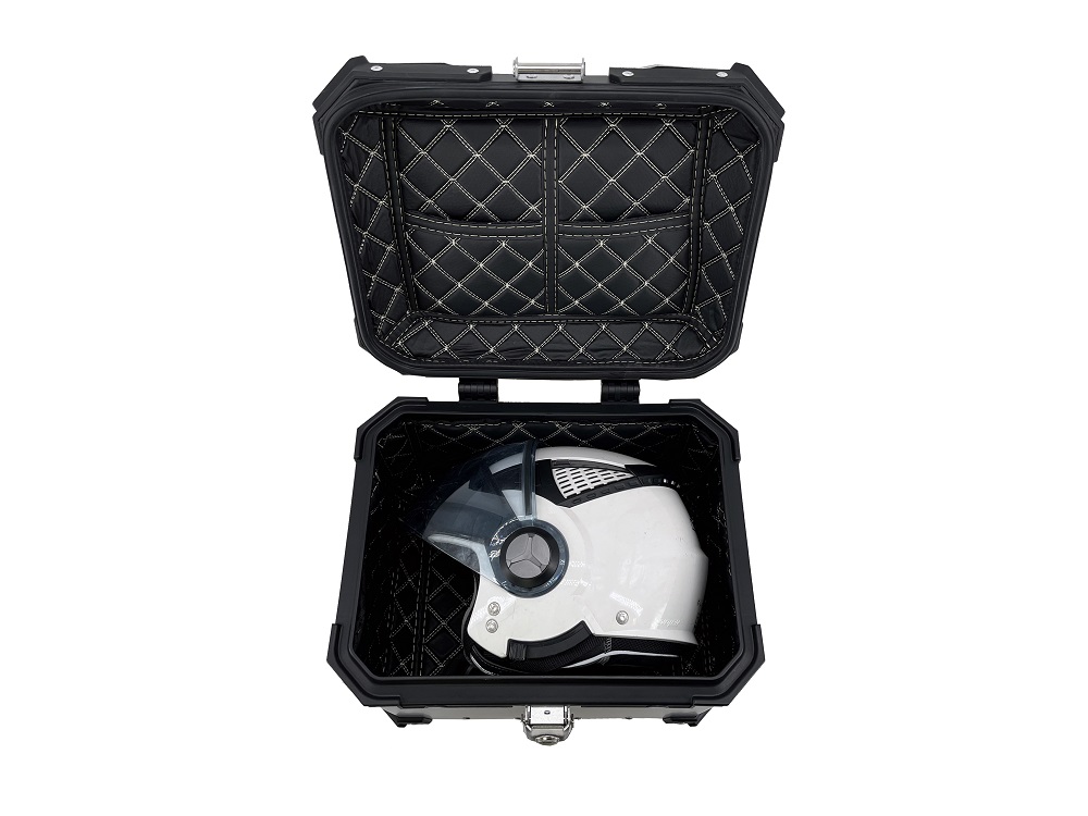GPR Tech TOP CASE ALPI-TECH 26 LT. BLACK GPR Tech TOP CASE ALPI-TECH 26 LT. BLACK - immagine 3